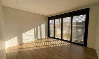 Imagem 6: Casa em condomínio com 4 suítes e 4 vagas de garagem em Camboriú/SC