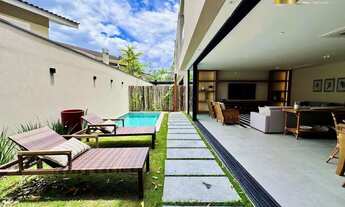 Imagem 3: Casa Pé na Areia com 4 Suítes com Piscina e Churrasqueira!