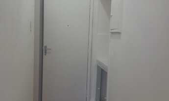 Imagem 3: Apartamento para aluguel tem 35 metros quadrados com 1 quarto, um banheiro com box, uma co