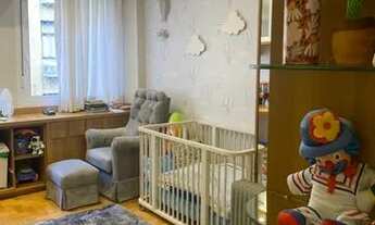 Imagem 2: Apartamento 2 dormitórios suíte modernizado e mobiliado com 2 vagas