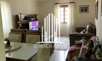 Imagem 2: Casa de bairro com 3 dormitórios e 4 vagas de garagem