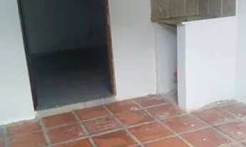 Imagem 2: Alugo uma casa de fundos, com um preço especial