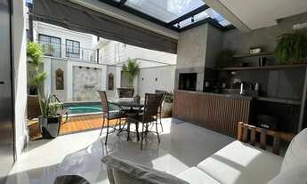 Imagem: Sobrado de alto padrão 250 metros da praia