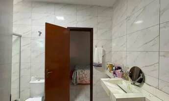 Imagem 3: Qnj- Casa 3qts reformada e com lazer