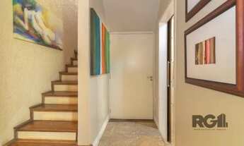 Imagem 7: Casa comercial com 250m² privativos, localizada no bairro Mont' Serrat, Porto Alegre