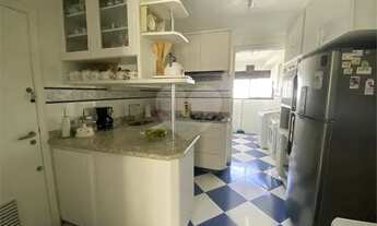 Imagem 7: Cobertura duplex para venda tem 217 metros quadrados com 4 quartos