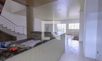 Imagem 2: Casa para Aluguel - Itapuã, 4 Quartos, 750 m2