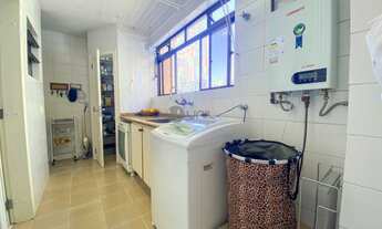 Imagem 4: Apartamento para venda possui 242 metros quadrados com 4 quartos em Centro - Florianópolis