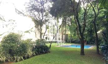 Imagem 3: Aluga-se Casa Comercial no Butantã com 560m², 5 quartos e 6 vagas. Fica a 7 minutos da Far