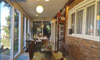 Imagem 3: Excelente casa de alto padrão, com 3 dormitórios, 348m², amplo e lindo jardim com piscina