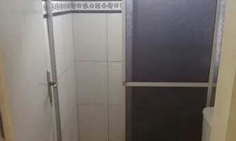 Imagem 4: Caução de 900 reais <br>Paga somente luz <br>Telefone para contato *76