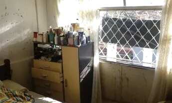 Imagem 4: CASA COM DUAS VAGAS DE GARAGEM E BARRACÕES NO FUNDO