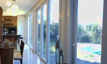 Imagem 4: Excelente casa de alto padrão, com 3 dormitórios, 348m², amplo e lindo jardim com piscina