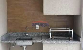 Imagem 3: Com 142,6 m² de área privativa, o apartamento fica em andar alto e tem sol da manhã