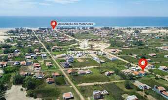 Imagem: Casa de esquina com escritura na praia de