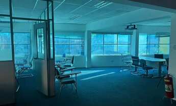 Imagem 5: Imóvel para aluguel e venda possui 1177 metros quadrados com 4 quartos