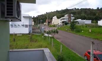 Imagem 5: Casa linda com vista para o Rio com 3 pavimentos com duas suíte