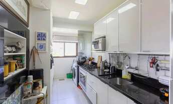 Imagem 7: Apartamento à Venda com 2 Dormitórios (1 Suíte) e 2 Vagas Cobertas - Vila Ipiranga, Porto