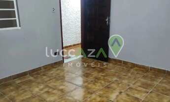 Imagem 2: Casa à venda em Jacareí-SP, Jardim Liberdade: 3 quartos, 1 suíte, 1 sala, 2 banheiros, 2 v