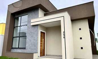 Imagem: Casa linear com fino acabamento e detalhes