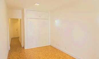 Imagem 2: Kitnet reformada, de 25m², com cooktop , armário embutido, na Liberdade