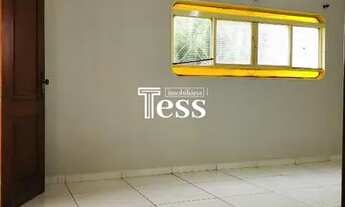 Imagem 2: ALUGA - Casa residencial térrea com edícula de 3 e 2 dormitórios com 2 vagas de garagem co