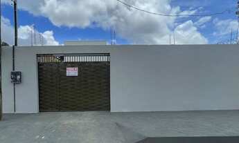 Imagem: Casa Recém-Construída à Venda