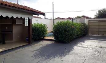 Imagem 3: Casa Jd. Primor 03 Dorm.( 01 Suite ) c/Armários / Piscina + Área c/ Churrasqueira"