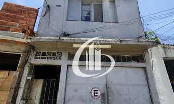 Imagem 2: Casa com 2 dormitórios e Salão superior e 2 vagas c/70m² ideal para trabalhar para aluga