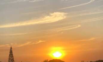 Imagem: Feriados de Páscoa/Tiradentes/Dia do Trabalho-Casa