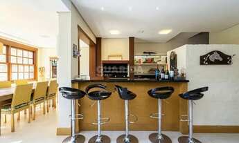 Imagem 4: Casa mobiliada de 401 m² com 3 dormitórios sendo 1 suíte máster no Bairro Menino Deus