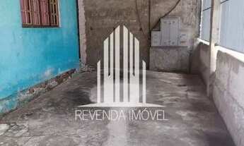 Imagem 2: Casa com terreno de 10x30 Três casas no quintal água e luz independente,quintal grande e a