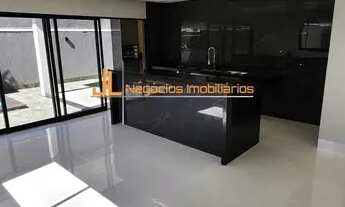 Imagem: Sobrado com 312 m² com 4 suítes e piscina