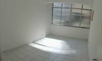 Imagem 3: Apartamento para aluguel possui 47 m², quarto em Catete - Rio de Janeiro - RJ