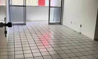 Imagem 3: Vendo apartamento no Edf. Pontes de Miranda, em frente a praça do Skate