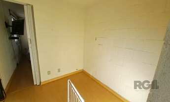 Imagem 6: Apartamento semimobiliado de 2 dormitórios no bairro Vila Nova