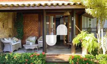 Imagem 2: Seu Refúgio Exclusivo em Meio à Natureza e Muito Perto do Mar