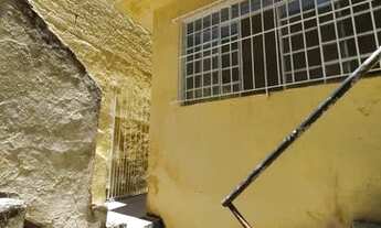 Imagem 3: Casa com 2 dormitórios e Salão superior e 2 vagas c/70m² ideal para trabalhar para aluga