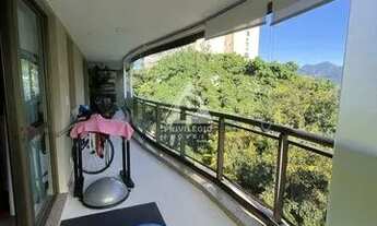 Imagem 3: SALÃO, 3 SUÍTES, LAV, COZ, DCE, 3 VAGAS ESC, INFRA TOTAL