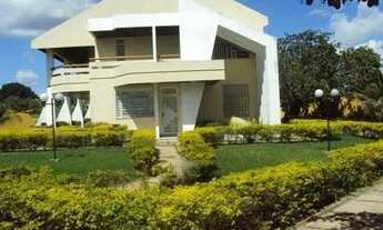 Imagem 4: Luxuosa Casa Duplex com 4 Suítes e Ampla Área de Lazer