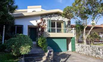 Imagem 2: Casa Alto Padrão para Locação Próxima à Avenida Dom Joaquim Conforto, Sofisticação e Loca