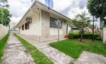 Imagem 2: Casa para venda possui 183 metros quadrados com 7 quartos em Mercês - Curitiba - PR