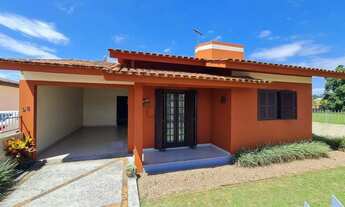 Imagem 2: Casa a venda com 03 Quartos de laje inclinada - averbada - com área gourmet e piscina!