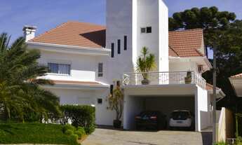 Imagem: Belíssima Residência em Condomínio Fechado