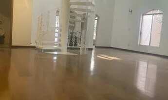 Imagem 2: Casa com 4 dormitórios (sendo 2 suítes), 4 vagas cobertas, escritório e Studio