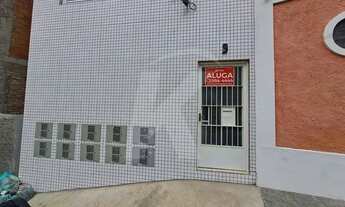 Imagem 2: Casa em condomínio com 1 quarto, cozinha e banheiro