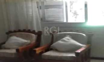 Imagem 7: Vende ampla casa no Bairro Jardim Planalto com 278m² de área privativa, possui 03 dormitór