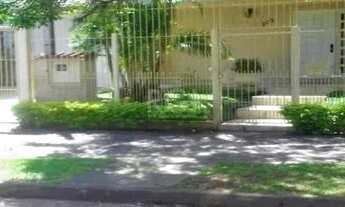 Imagem 3: Vende ampla casa no Bairro Jardim Planalto com 278m² de área privativa, possui 03 dormitór