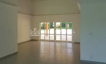 Imagem 4: São 2.012m² de terreno e 361m² construídos para locação no Terras de São José!