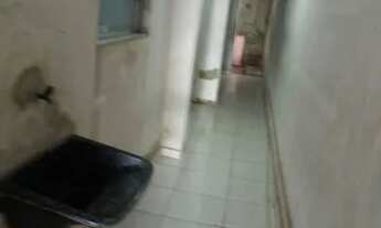 Imagem: Casa em quintal compartilhado